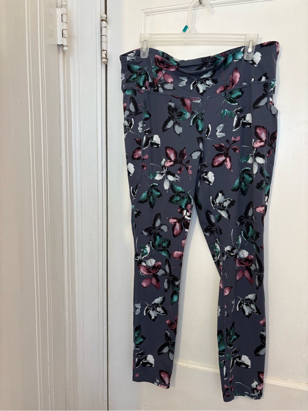 J. Jill Floral Print Leggings in Charcoal with Pink & Green Accents